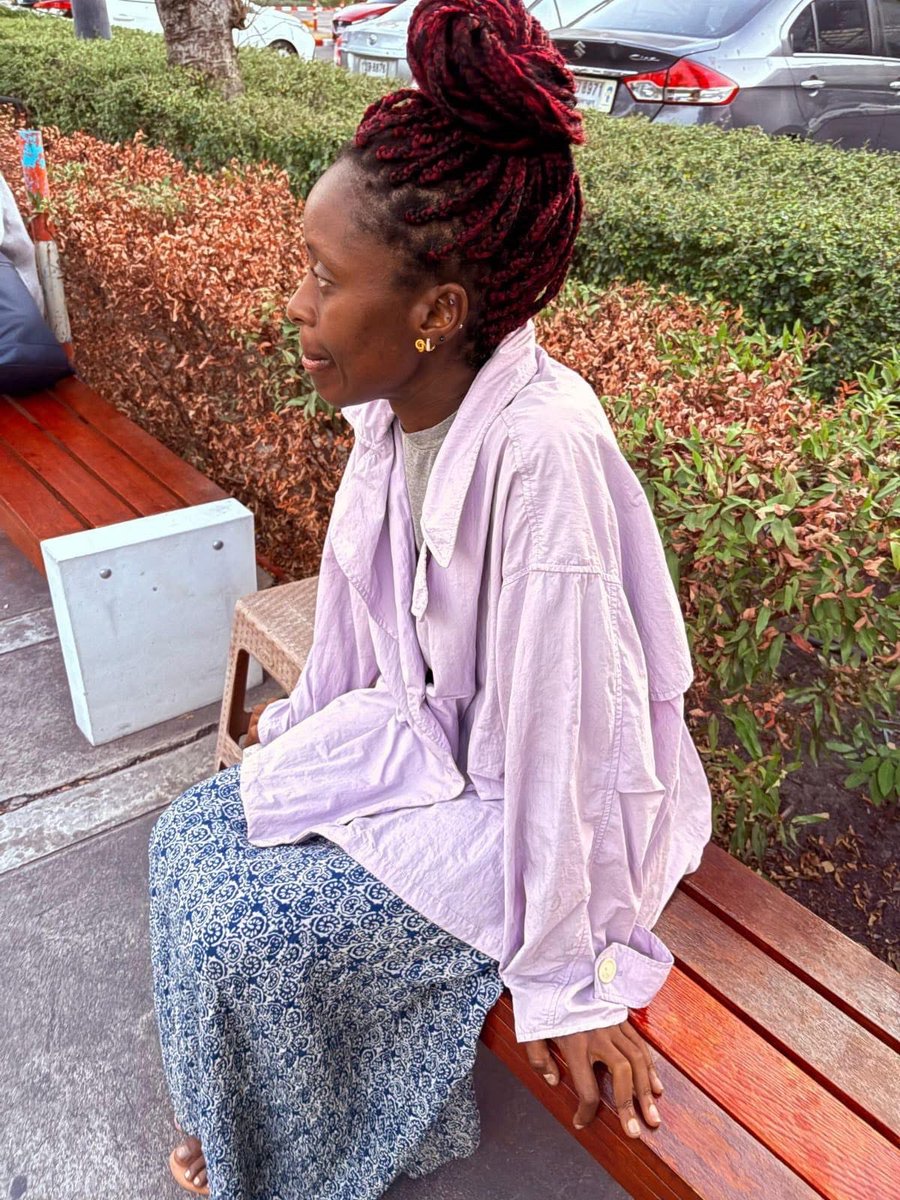 Kgadi_yaMoloto's tweet image. There is a young woman by the name of Noluthando Kossi, originally from Durban, South Africa, who is currently in Thailand 🇹🇭. She works at Beacon House Yamsaard in Rangsit, Pathum Thani. Previously, she worked at Princess Sirindhorn’s College in Nakhon Pathom, and later at a…