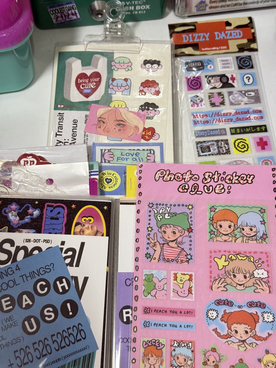 sarkiveee's tweet image. #stickersholic 🌀📦🍎💗📒