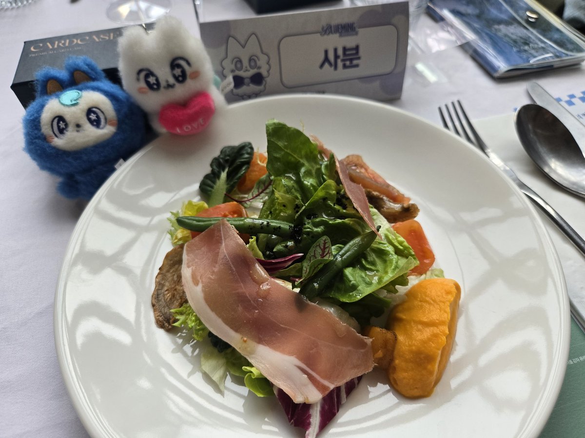 one_quarter27's tweet photo. 🤍미블 작가파티 즐거웠습니다💙
작가님들도 많이 만나고 준비 열심히 해주신거 같아서 감동했습니다!
모든 작가님과 명함을 나누지 못해서 아쉬워요~!!😂
그런 의미에서 다음에 또 열어주세요!! 모두 고생하셨습니다🥰🥰 https://t.co/mrINNW30LD