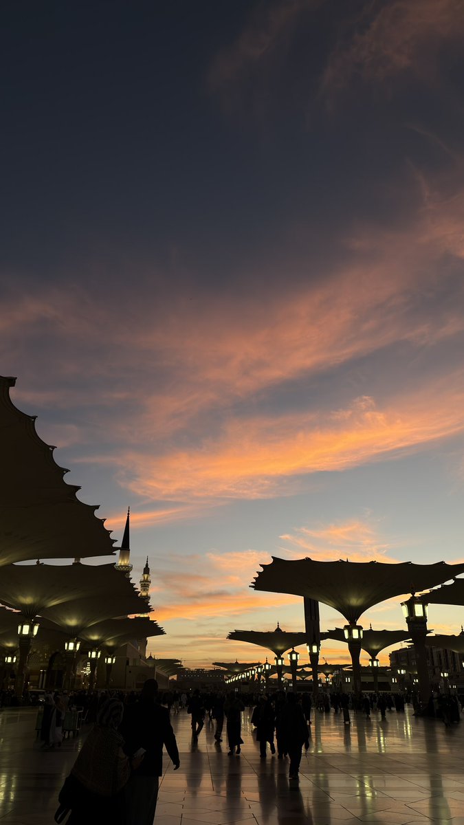 drafts404's tweet image. اشتقت