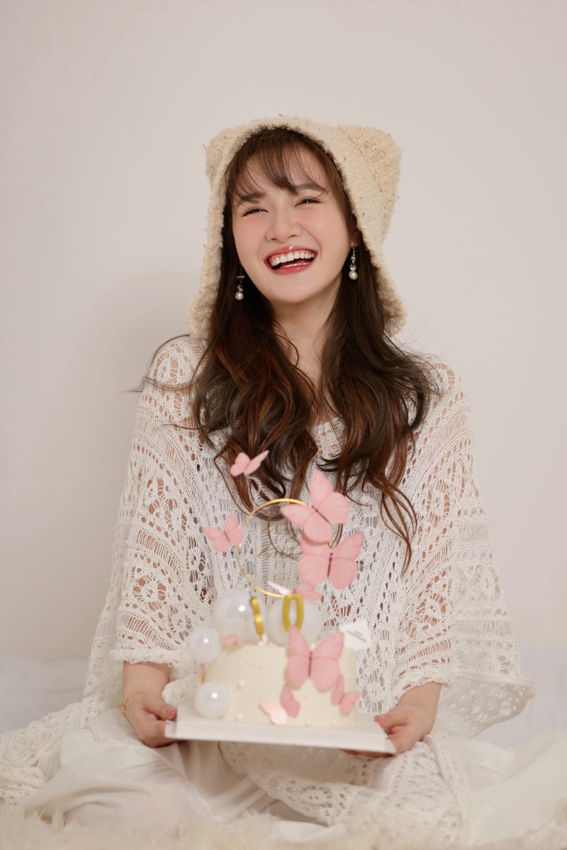 PloyPhachkarin's tweet image. HBD to me~🐻‍❄️🎀
ขอขอบคุณทุกคำอวยพรเลยนะคะ
ขอให้ทุกคนมีแต่ความสุข สมหวังในทุกๆเรื่อง เจอแต่สิ่งดีๆ สุขภาพร่างกายแข็งแรง
และขอบคุณทุกกำลังใจ 
ทุกความอบอุ่นที่มอบให้หนูนะคะ 
รักมากๆเยย~ ☺️💗