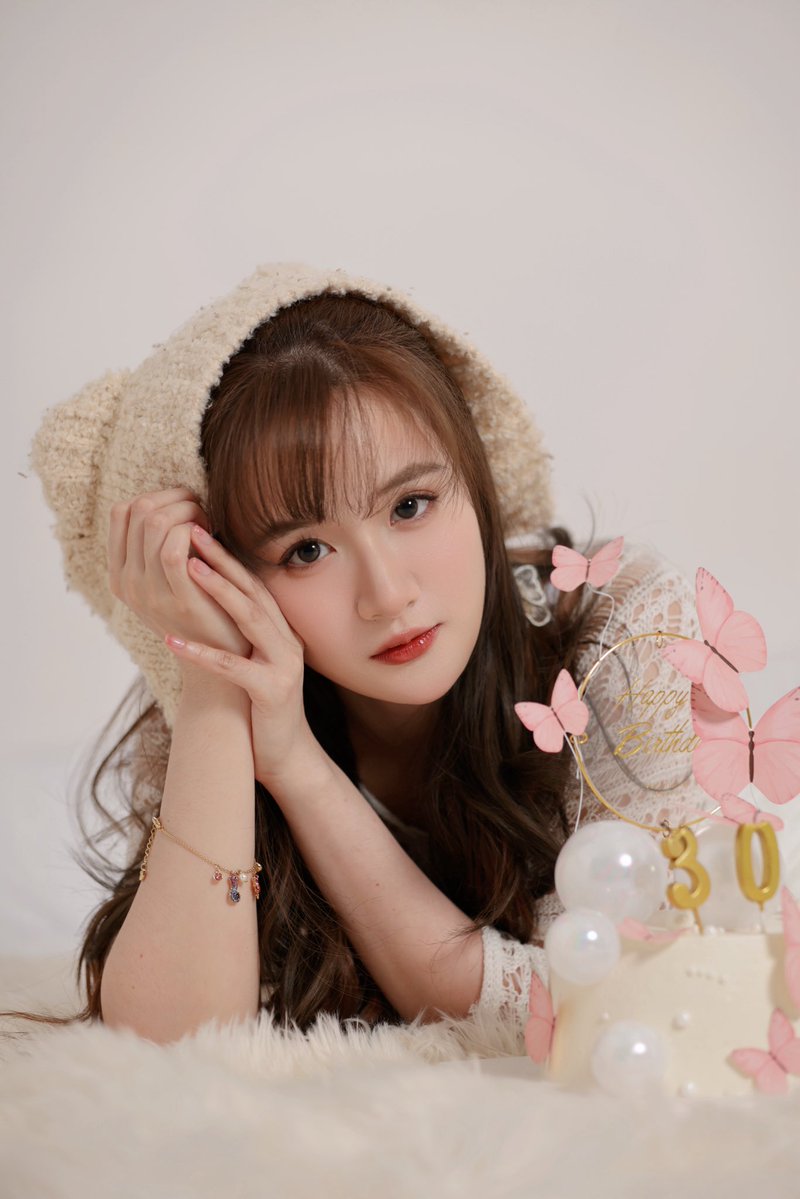 PloyPhachkarin's tweet image. HBD to me~🐻‍❄️🎀
ขอขอบคุณทุกคำอวยพรเลยนะคะ
ขอให้ทุกคนมีแต่ความสุข สมหวังในทุกๆเรื่อง เจอแต่สิ่งดีๆ สุขภาพร่างกายแข็งแรง
และขอบคุณทุกกำลังใจ 
ทุกความอบอุ่นที่มอบให้หนูนะคะ 
รักมากๆเยย~ ☺️💗