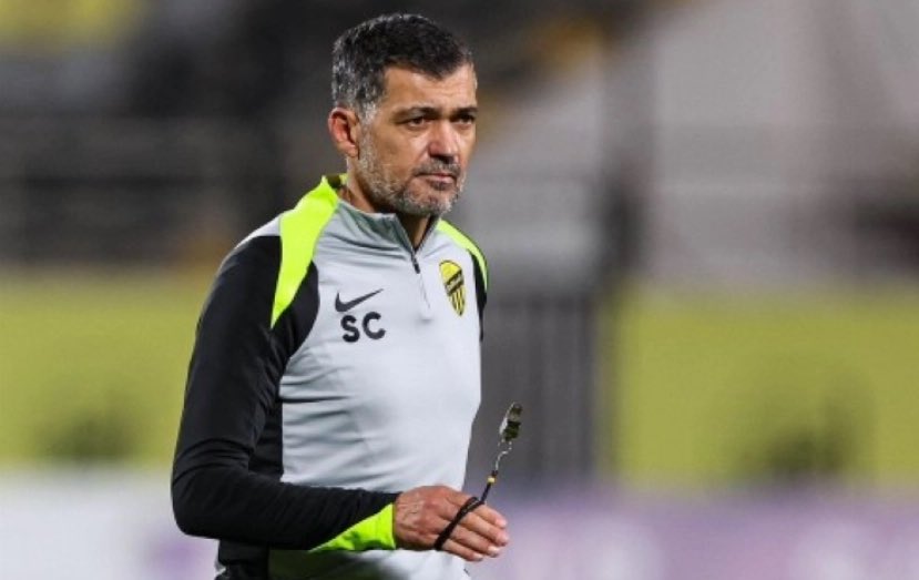 Bs0_10's tweet image. دوامة الجهل الكروي و الإداري في الاندية السعودية 

بعنوان : إذا لم أحقق بطولة في ٦ اشهر سيتم التخلص من المدرب

الضحية القادمه ؟ 

سيرجيو كونسيساو 

لن تشاهد باريس انريكي او ارسنال ارتيتا مهما حييت في الكره السعوديه 

لأنهم لا يعرفون معنى كلمة " عمل "

الإداره وحتى الجمهور