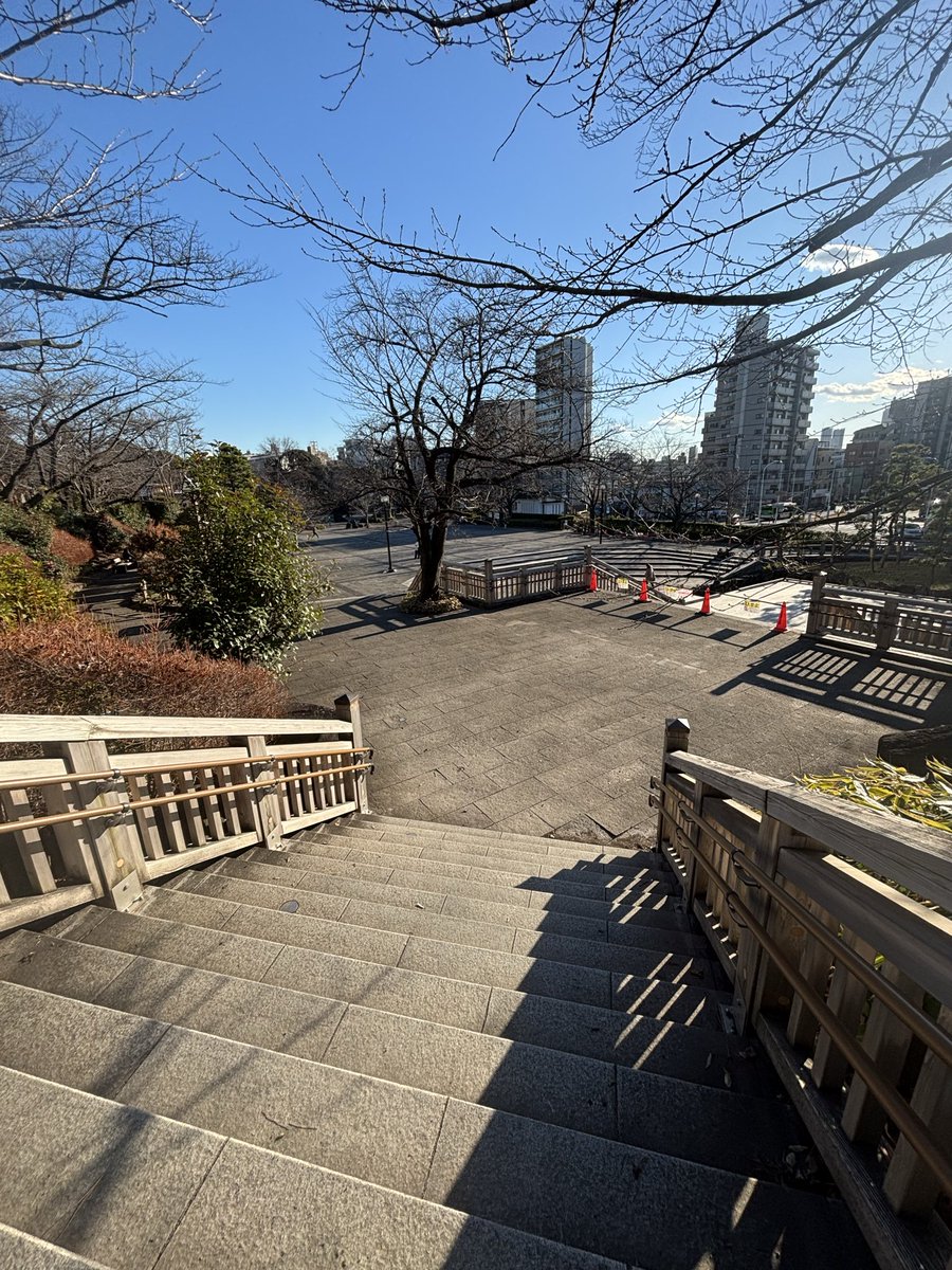 おっきな公園に流れ着きました。急にたどり着いたからテンション上がったꈍ◡ꈍ