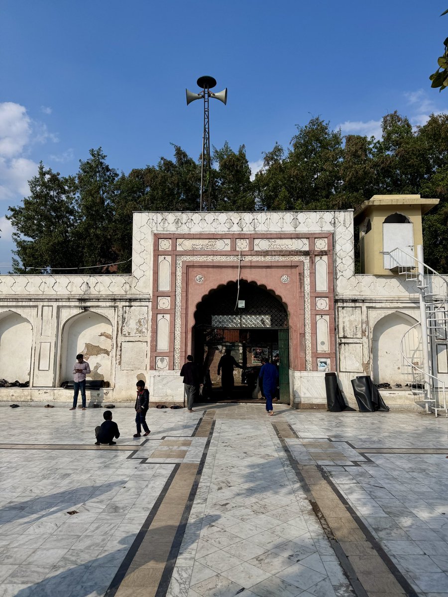SalmanM's tweet photo. Darbar Mian Mir, Lahore. https://t.co/LXFddFHM6U
