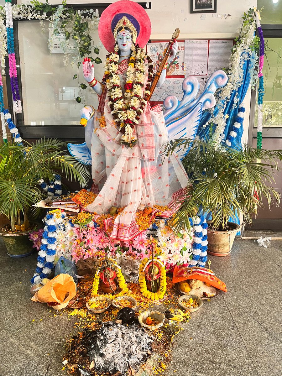 NALANDAPUB60855's tweet photo. May the Divine White Lotus of Knowledge Bloom in Your Heart with Wisdom, Creativity &amp; Success.

Let the Veena's Melody Harmonize Your Life with Artistic Brilliance &amp; Intellectual Growth.

Wishing You a Vibrant Basant Panchami Filled with Inspiration!

HAPPY SARASWATI PUJA https://t.co/7RVUaBALNZ