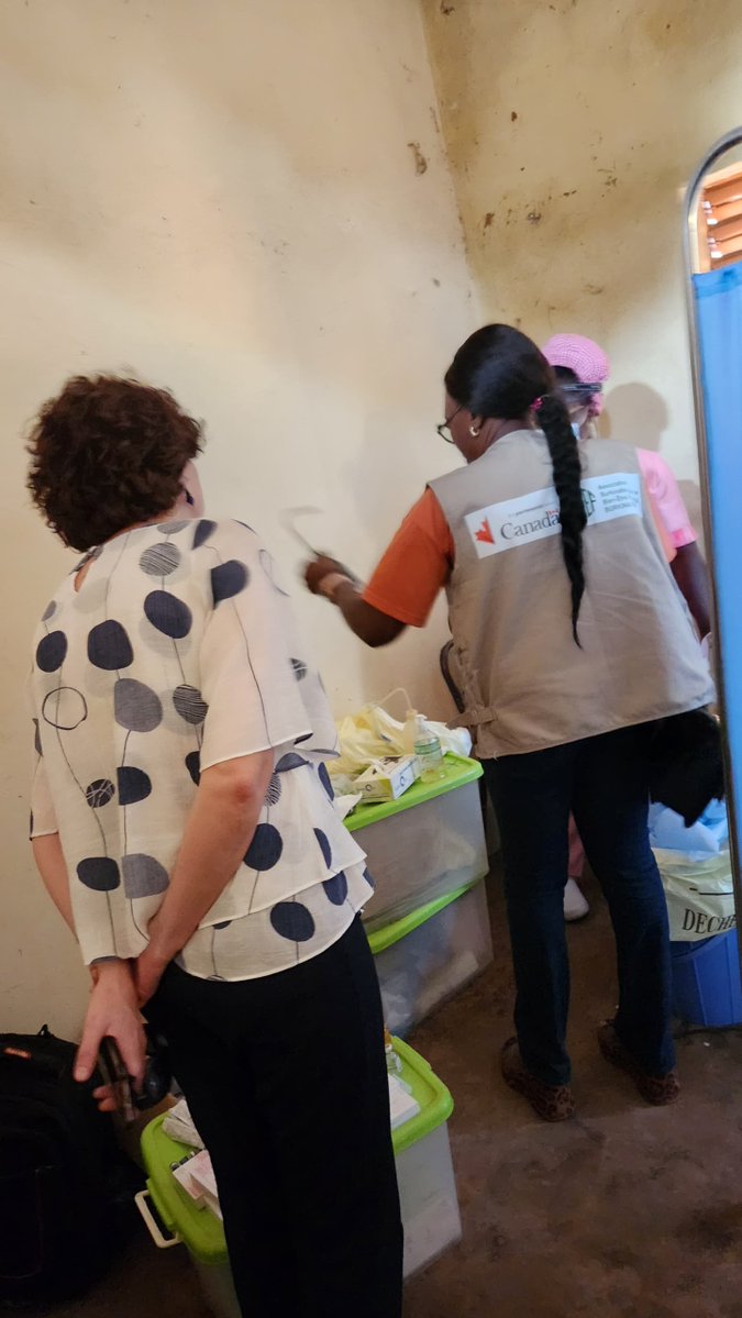 CanEmbBFA's tweet image. #CanadaAmbassadorInSya
Visit in Pala, of a mobile clinic providing #SexualAndReproductiveHealth services to communities.
Well done #ABBEF Bobo!
Canada is proud to support #health in #BurkinaFaso through funding for the PROSSEC Project by @UNFPABF and EmpowHER Project by #IPPF