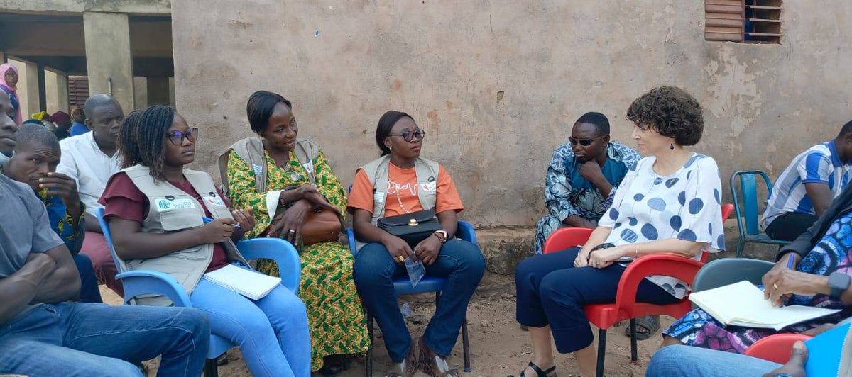 CanEmbBFA's tweet image. #CanadaAmbassadorInSya
Visit in Pala, of a mobile clinic providing #SexualAndReproductiveHealth services to communities.
Well done #ABBEF Bobo!
Canada is proud to support #health in #BurkinaFaso through funding for the PROSSEC Project by @UNFPABF and EmpowHER Project by #IPPF