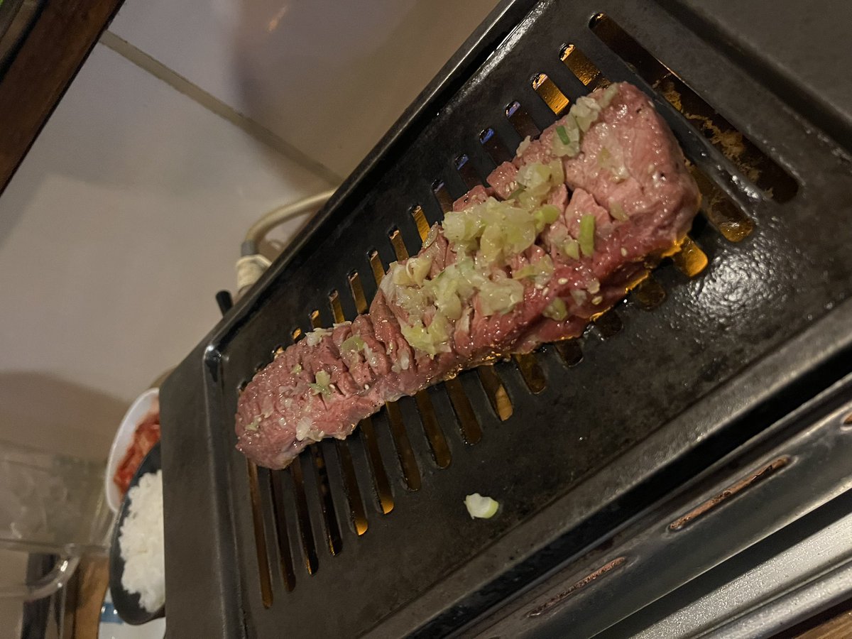 paso_camera's tweet photo. 肉食った https://t.co/9fhKAWmAWx