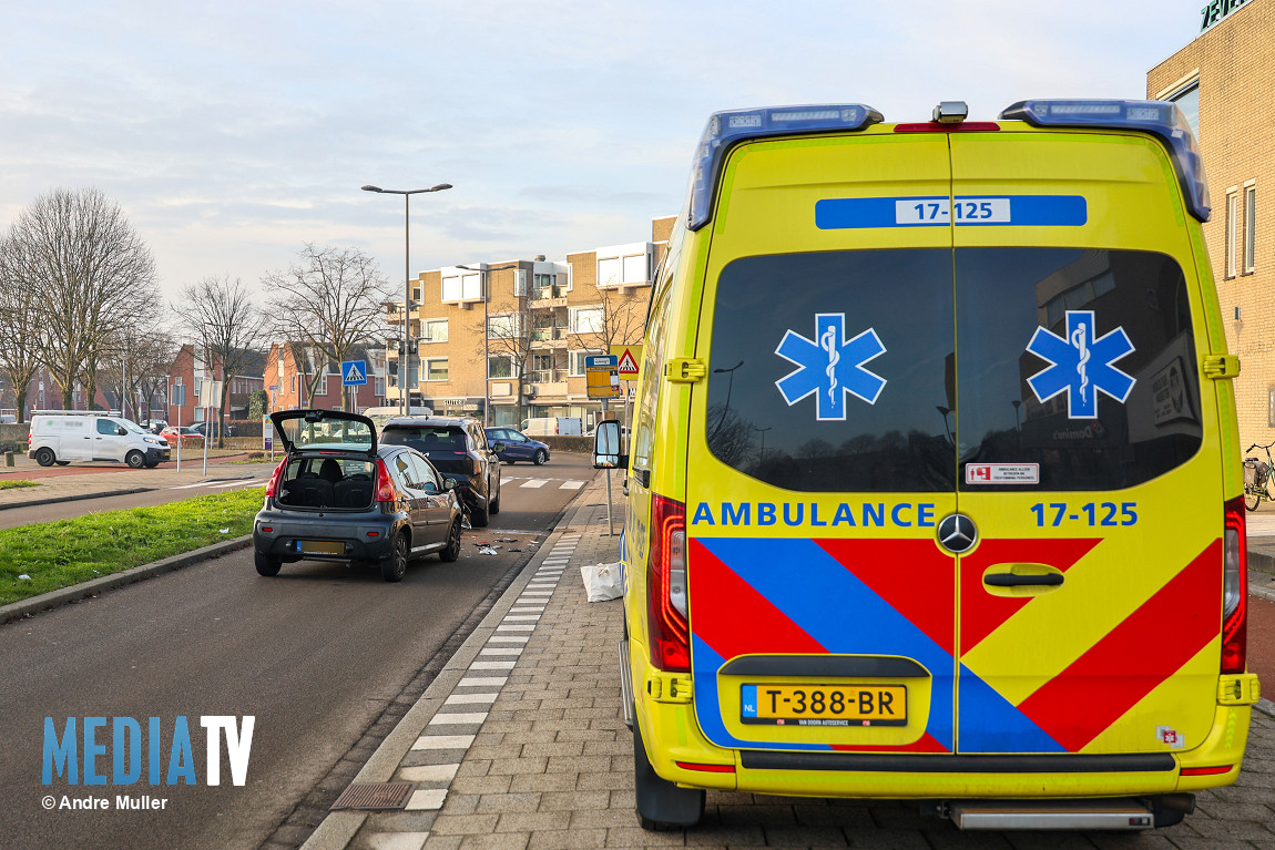 Voertuigbotsing op de Zevenkampse Ring in Rotterdam