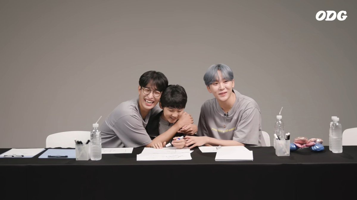 caratstalk's tweet image. [17s] Nangis banget yang di odg bareng dokyeom seungkwan 5 tahun lalu sekarang udah segede ini bahkan lebih tinggi dari seungkwan 😭😭😭😭 BENERAN UDAH JADI OM OM 😭😭😭