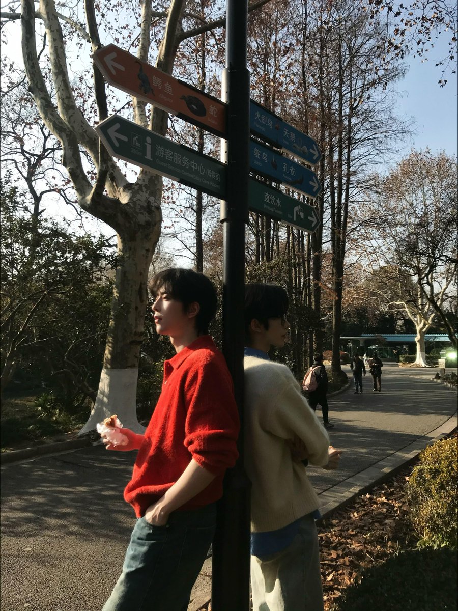 0rangeFair's tweet photo. 260123 Qiu's Rednote 

Hi Life

#XingQiu #XYQQJ #EliotHuang #KipukaQiu #HuangXing #QiuDingjie #黄星 #邱鼎杰 https://t.co/MjIZhgvKVO
