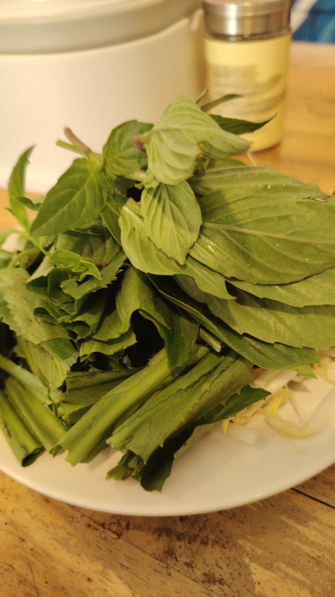 ควรคู่กับ_ _ _ _ _❓
#LGBTQIA #เลสเบี้ยน #สตรีหมายเลขสี่