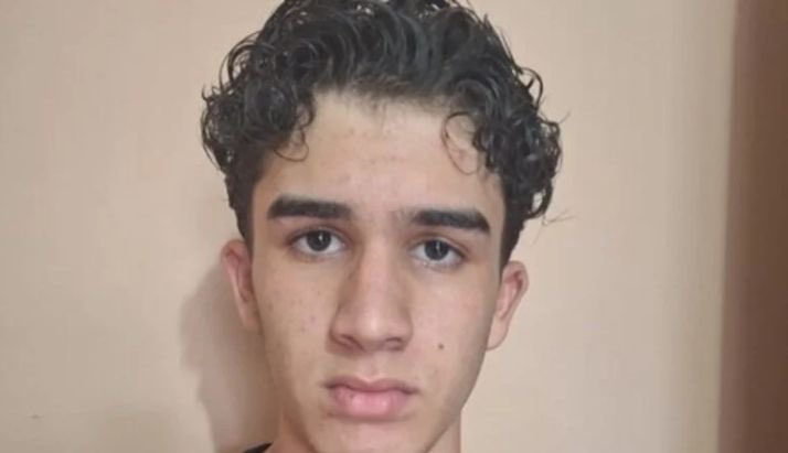 Família caruaruense cria vaquinha solidária em prol de adolescente com doença na visão. Toque no link blogdoedvaldomagalhaes.com.br/index.php/2026…