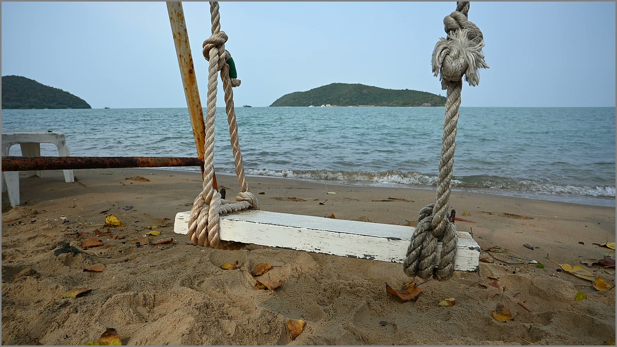 moenk's tweet photo. When the swing gives you sand in your shoes but the ocean gives you perspective. ππ Who else tests gravity with beach furniture? #BeachLife #BangSare #SwingIntoSummer #Pattaya https://t.co/BD3zl50hRJ