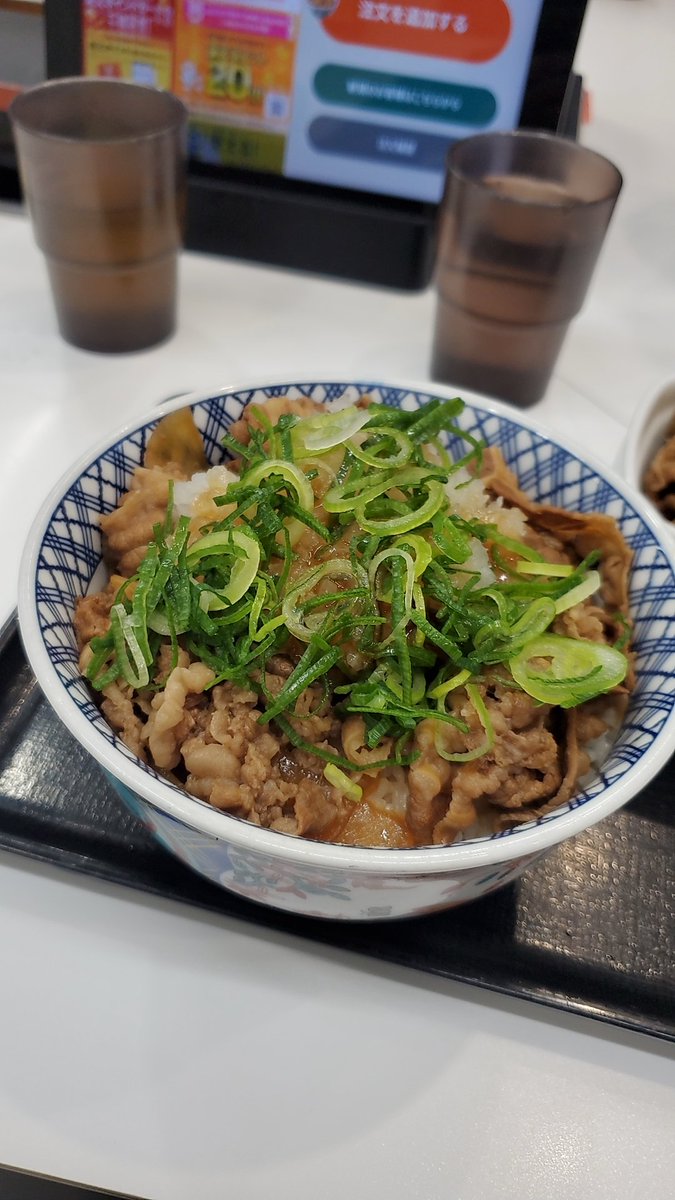 ジョニアカーン tweet media