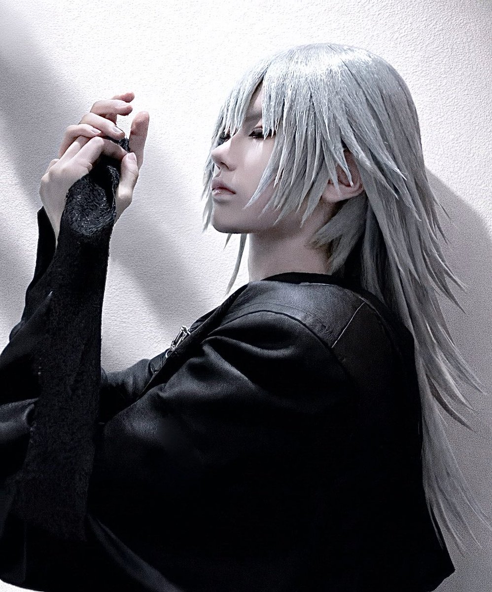 anpansyokupan__'s tweet image. Cosplay / KingdomHearts
riku

目隠ししたら前なんも見えんくて(当たり前)頑張って撮った✌️