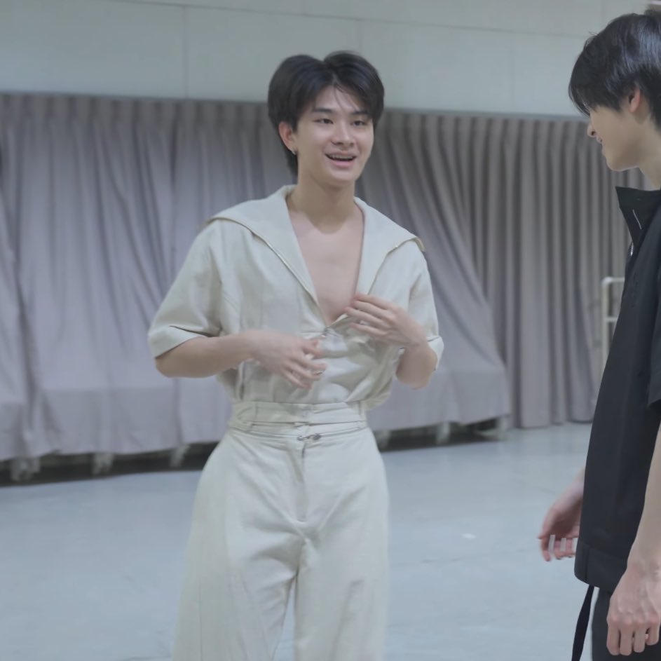 TimeYEHET's tweet image. หุ่นมาดามญ่า ผมเอวเล็กกว่าเอเอพี่เชื่อแล้วหมวย เสียแล้วจิง