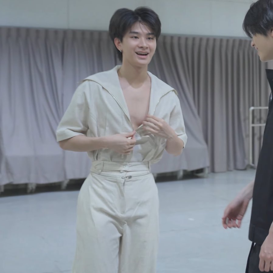 TimeYEHET's tweet image. หุ่นมาดามญ่า ผมเอวเล็กกว่าเอเอพี่เชื่อแล้วหมวย เสียแล้วจิง