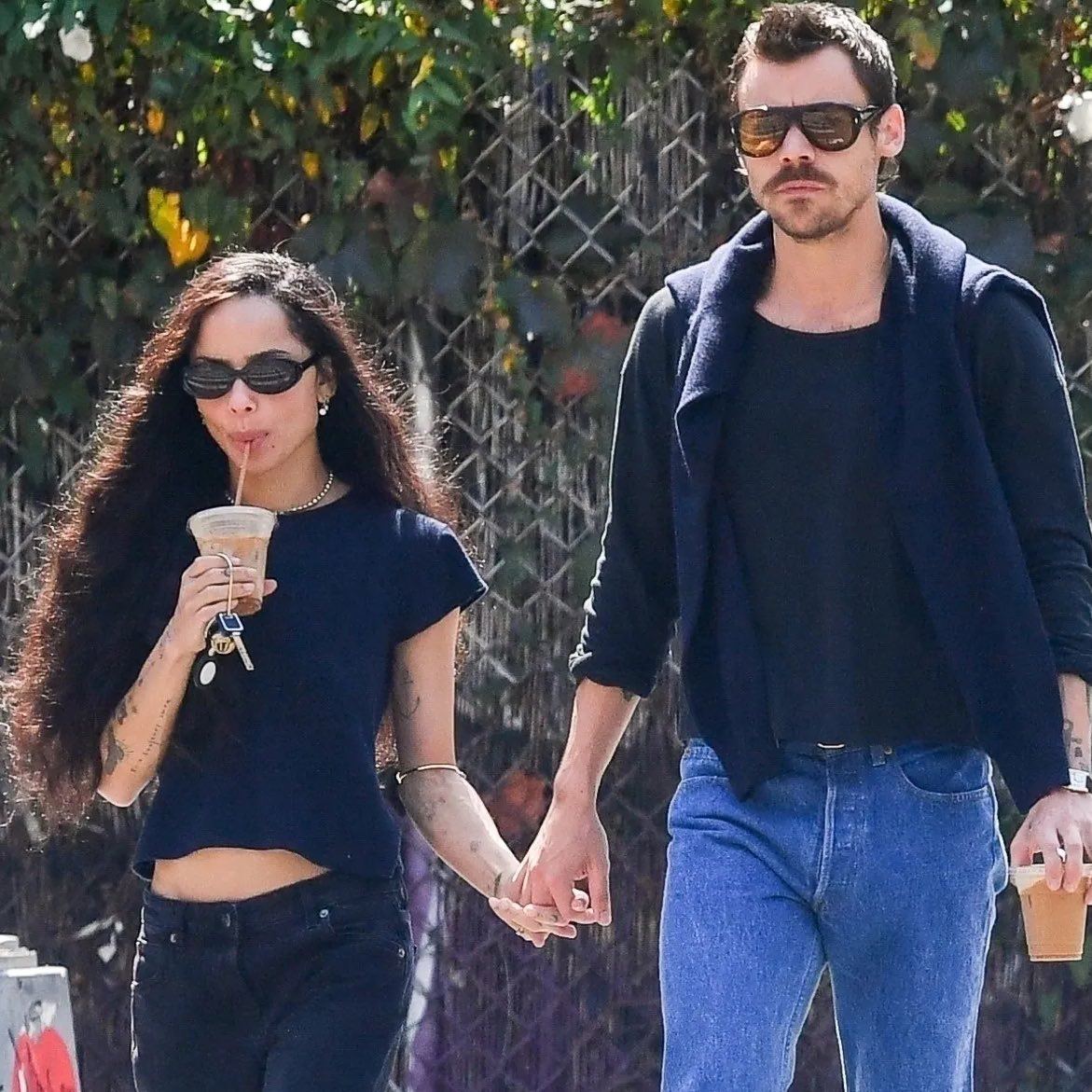 updatecharts's tweet image. Zoë Kravitz acha que Harry Styles é sua ALMA GÊMEA, segundo PageSix.