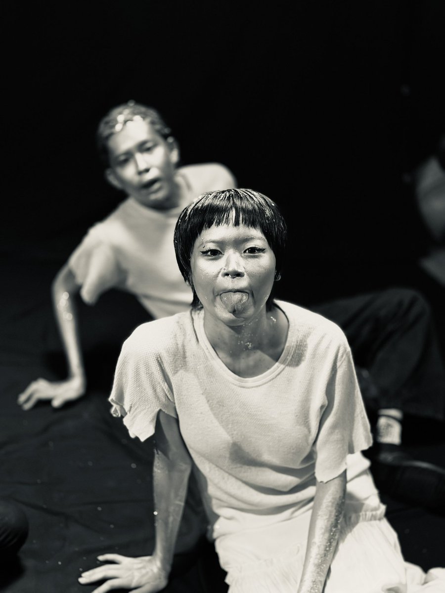 Potret-potret yang aku ambil waktu sesi shooting promo tour Ramayan. Mereka sedang tour tu. Kalau anda belum pernah menonton mereka, anda harus pergi menonton sekarang.