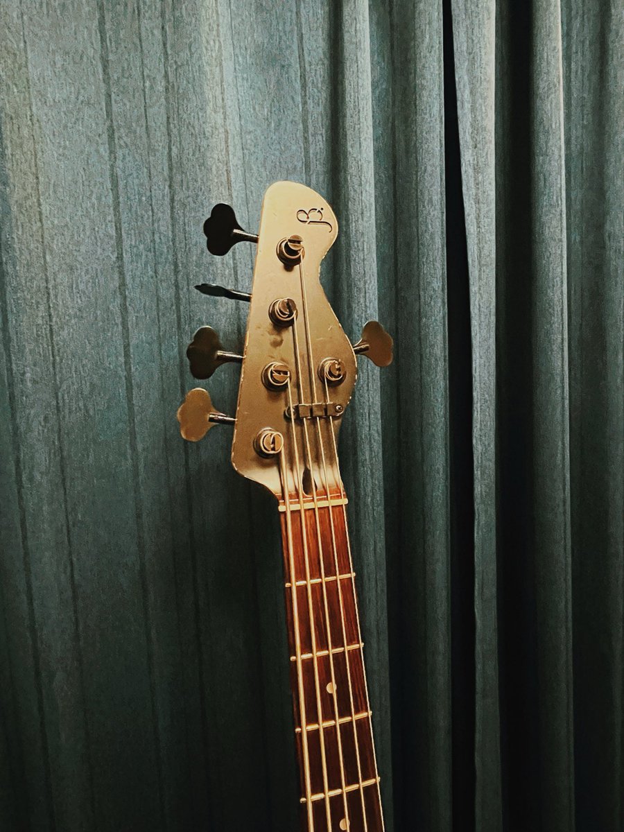 aoiyumi_bass's tweet image. 久しぶりに工房Pathに行ってベース見てもらいました。
何かと気合いで弾いてしまうので、もう少し定期的に調整しようと反省しました。。笑

このベース、本当にピッチが素晴らしいのと
ネックの特性なども分析してもらい
非常に勉強になりました📚いつもありがとうございます・・・・