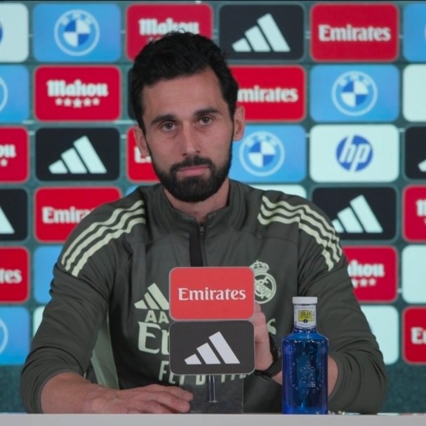 MadridXtra's tweet image. 🗣 Arbeloa: "I can't say if the players are happier than before. I wasn't here. I can only talk about what I'm seeing these days. They players welcomed me in a very nice way."