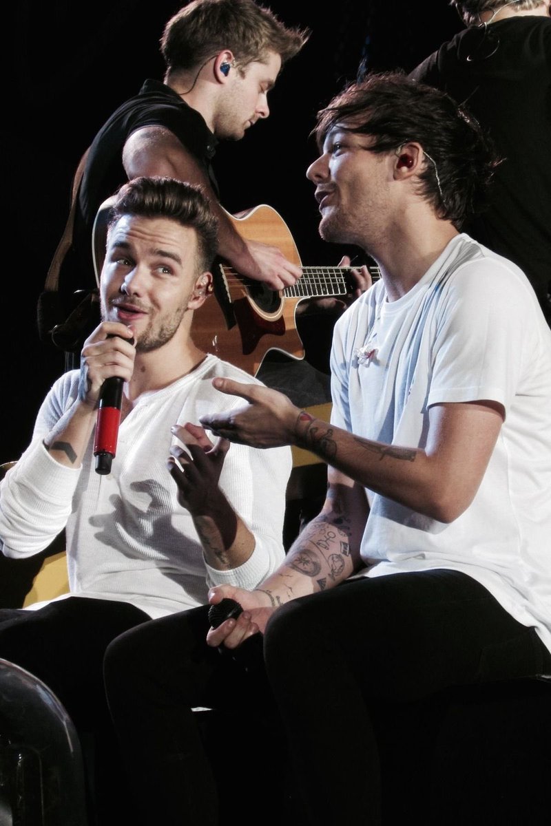 Ljpstardust91's tweet image. Eu já sabia que quando o Louis decidisse fazer uma homenagem pro Liam ele iria emocionar, so nao sabia que Dark To light ia emocionar tanto, Lilo sempre será a minha amizade favorita pq um sempre apoiou os outro, eu queria tanto que o Liam estivesse aqui,ele estaria tão orgulhoso