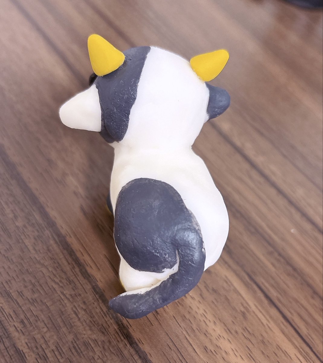 樹脂粘土で牛さん作ったよ
トコトコ...