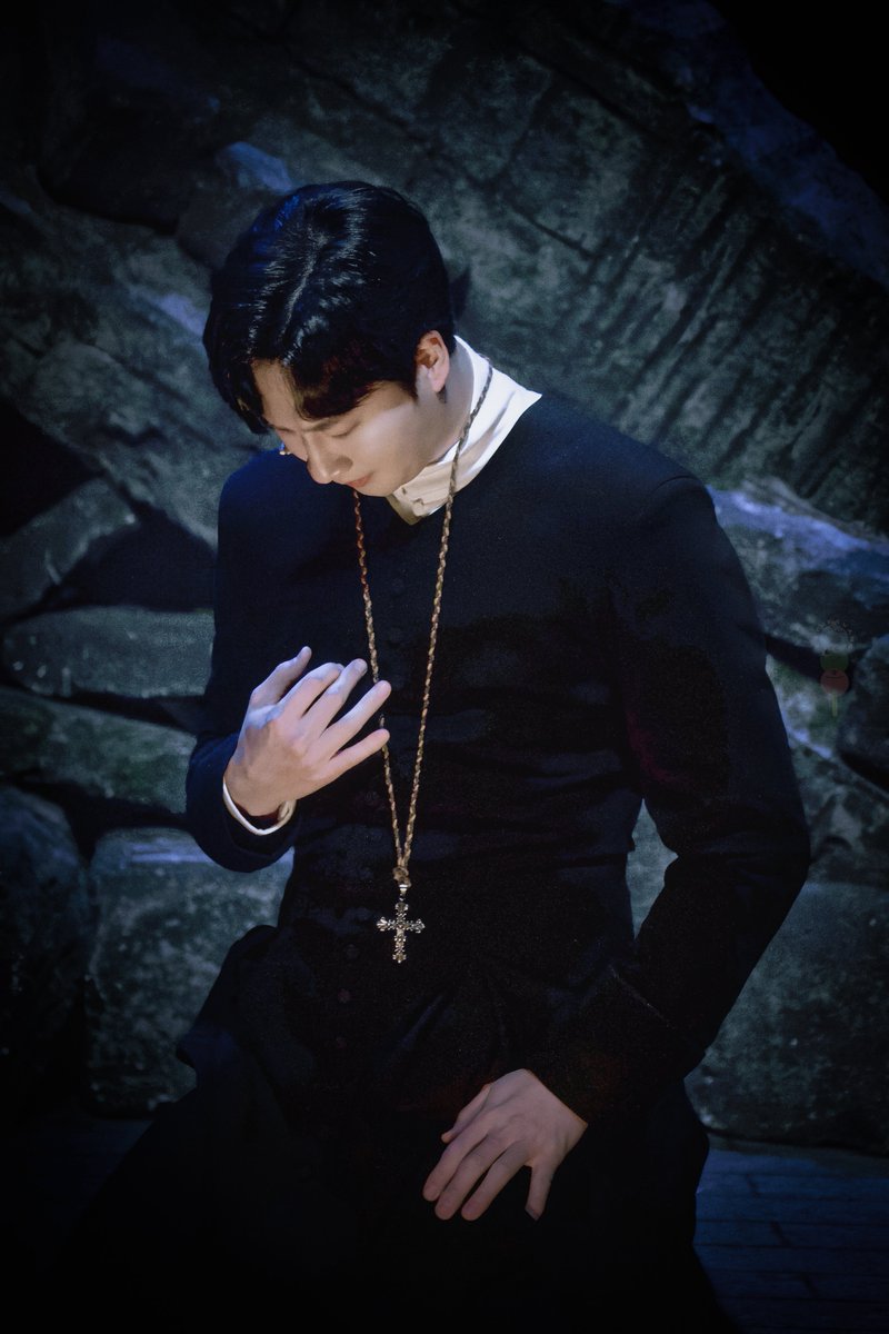 260118 밤 나르치스와 골드문트 스페셜 커튼콜

#안재영 나르치스