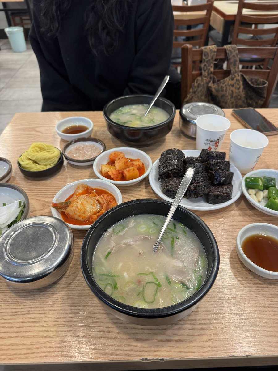 ashxtdl's tweet photo. 韓国の日課🇰🇷 https://t.co/Fg8zh0rqk6