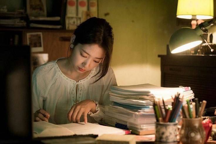 studynessaa's tweet image. ›  #studytwt ,  #studytwtbr 
              nessa's space 🦋

ㅤ• 18 anos | 2° ano de cursinho
    • vestibulanda de medicina 🩺
    • foco: ENEM e UERJ 
    • dicas | rotina | livros 📚

♡ / ↻ = mutuals