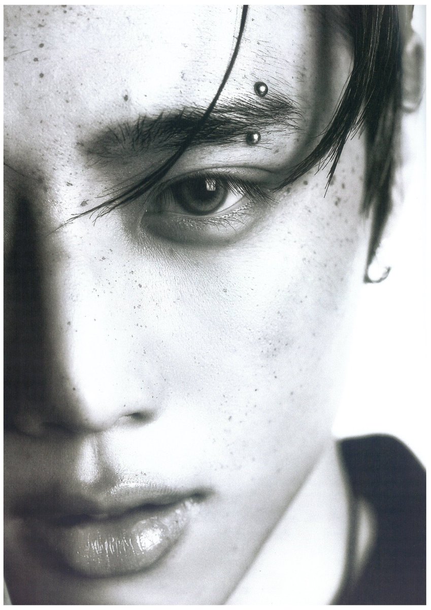 눈썹 결이랑 잔털까지 좋다 ,,,