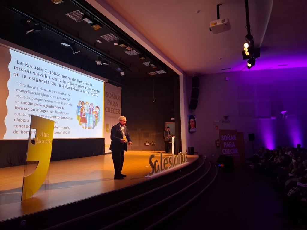 <a href="/SalesianasALC/">Salesianas Alicante</a> Juan Carlos Pérez Godoy, SDB, consejero mundial para la Región Mediterránea de los Salesianos, nos ha invitado a soñar a lo grande con el futuro construyendo el presente como "herederos de Don Bosco y Madre Mazzarello". #CongresoSalesianas #SoñarParaCrecer #ATiTeLasConfío #Confía