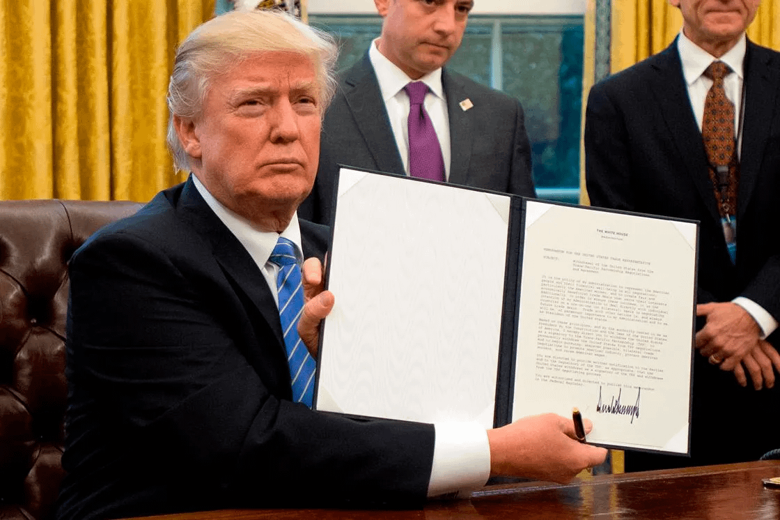 ScriptCryptos's tweet image. 🚨 BREAKING:  
PRESIDENT TRUMP TO SIGN "HUGE" ECONOMIC BILL TODAY AT 3:00 PM ET  
SOURCES SAY THIS BILL WILL IMPACT $BTC AND CRYPTO MARKET  

GIGA BULLISH FOR CRYPTO!