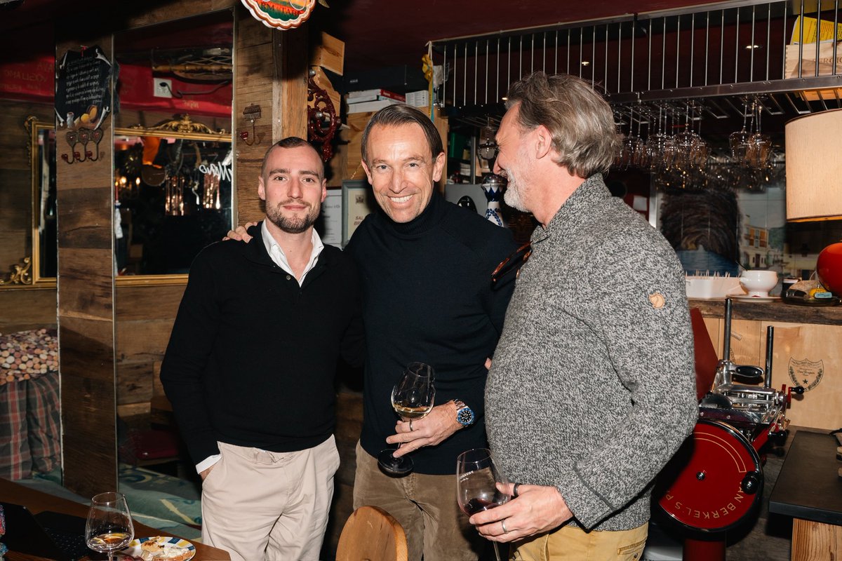 Trust Square tweet media