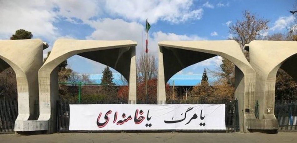 هرگز اجازه نخواهیم داد که ناممان در تاریخ به کسانی یاد شود که اجازه دادند ایران تجزیه شود

پس یا مرگ یا خامنه ای که جانم فدای نام او.