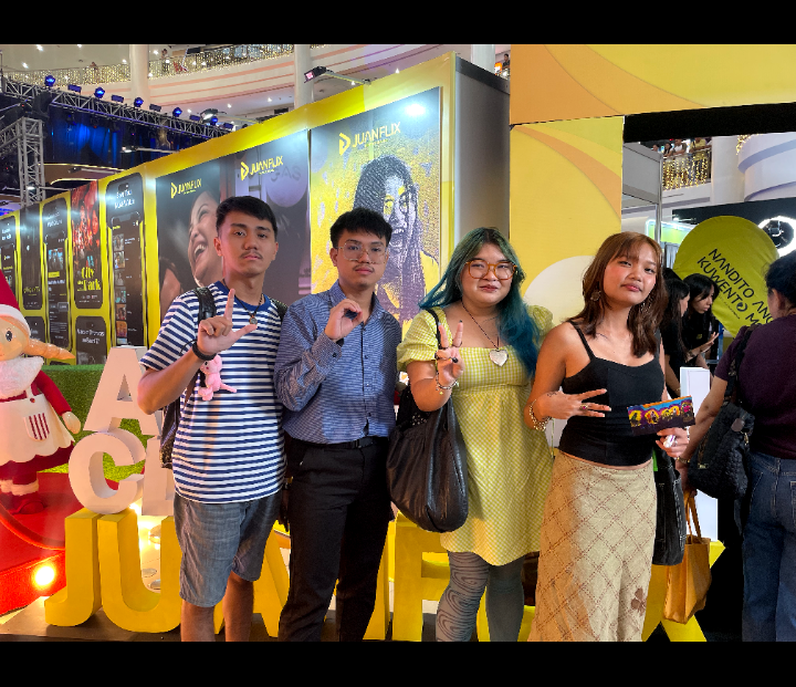 bu10bp's tweet image. This was taken last year during the first launch of the JuanFlix app. 

had a chance to take a photo with one of the main cast of the film "Cleaners" w/ their signature pose, 

 #JuanFlixPh #NanditoAngKwentoMo @JuanFlixPH