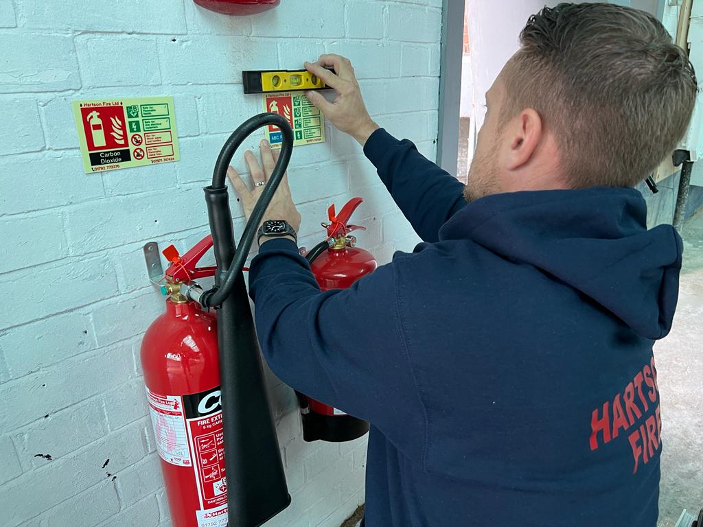 At Hartson Fire, we don’t just tick boxes—we ensure your extinguishers are fully functional, compliant, and ready to protect. 🔧🔥 But what actually happens during a fire extinguisher service? Let’s break it down step-by-step. 👇bit.ly/45G09Qf