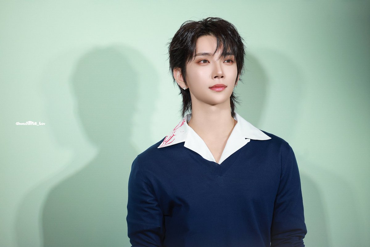 260123 PRADA 🇭🇰

🤨🤨ㅎㅎㅎ

#JoshuaXPrada
@Pledis_17 
@prada

#조슈아 #JOSHUA #홍지수 #ジョシュア
#세븐틴⁠ ⁠⁠ ⁠#SEVENTEEN⁠  #SVT