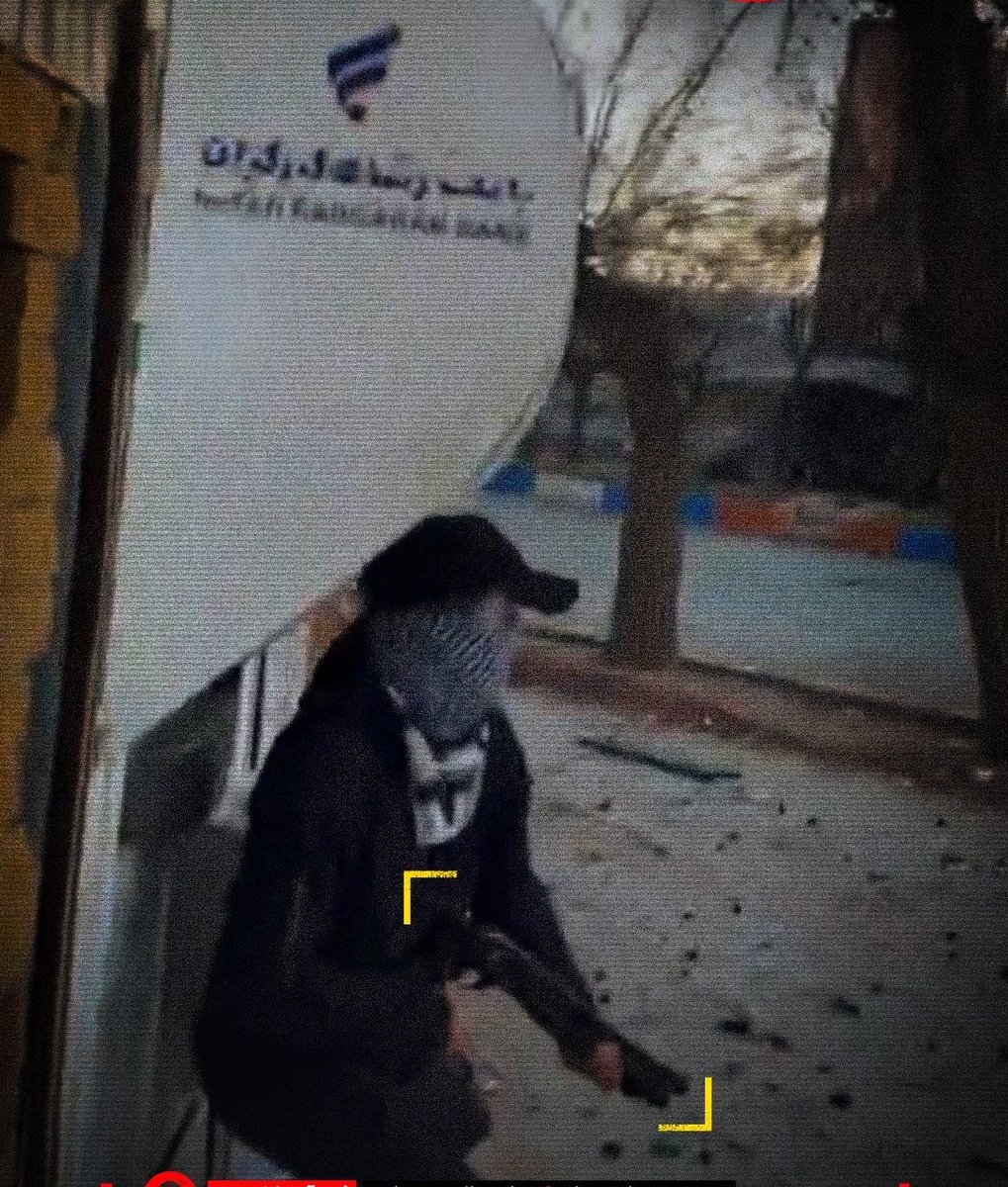 معترضین با دست خالی اومدن 😭😭😭😭
Meanwhile معترضین: