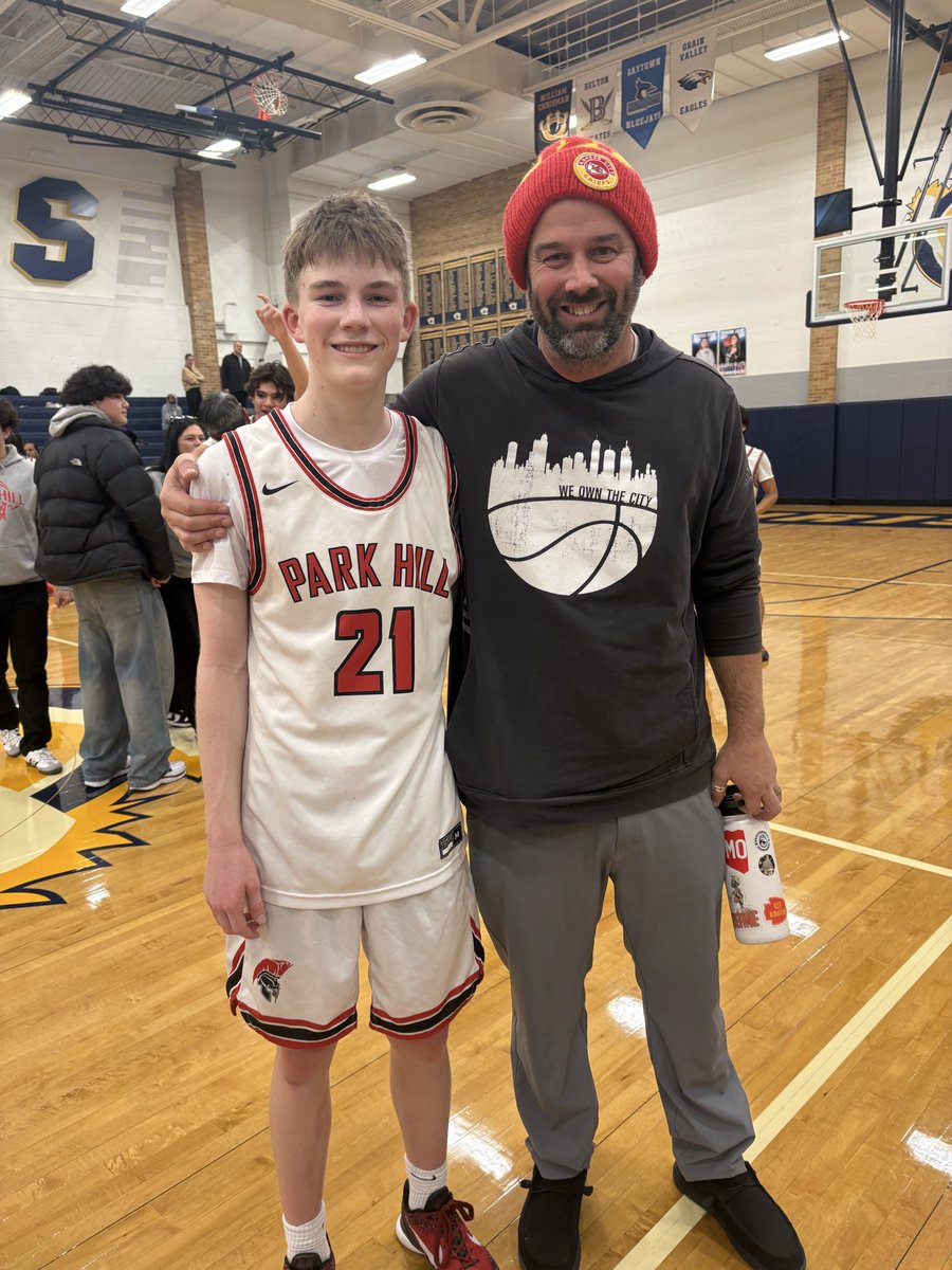 meestermo's tweet photo. This guy got one last night too!! #mokids https://t.co/2TWIauGtKt