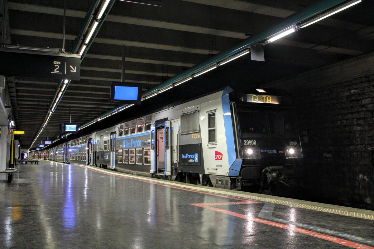 🚨🇫🇷 FLASH | Tout juste sorti de prison, "l’étrangleur du RER C" a de NOUVEAU FRAPPÉ. Sur le parking de la gare de Montigny-Beauchamps, la victime a été MENACÉE AVEC UN COUTEAU, violemment agressée, puis contrainte de lui remettre sa carte bancaire, avant que l’agresseur ne