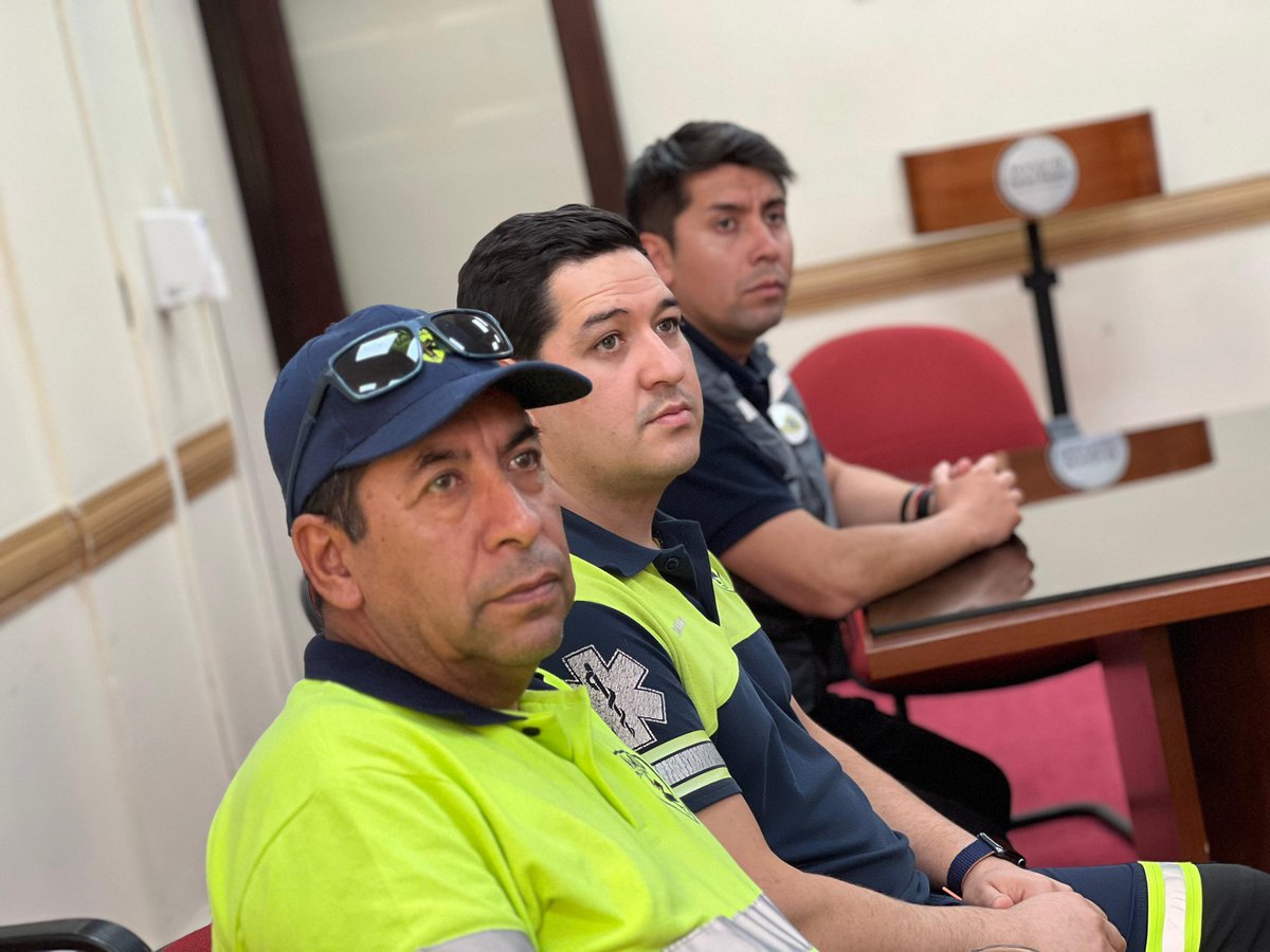 🙌 ¡Muchas gracias por el apoyo!

Agradecemos a <a href="/AraucaniaSur/">Servicio de Salud Araucanía Sur</a> por facilitarnos una ambulancia, la que se suma al apoyo de nuestra red asistencial en el marco de la emergencia por incendios forestales.

#MásCercaMejorSalud
#ÑubleMejorSalud