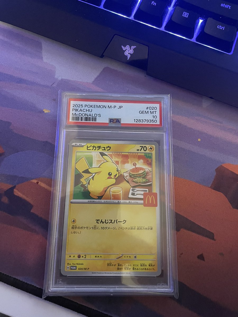 retiredCapone's tweet photo. @StevenxTCG Thank you @StevenxTCG  card came fast and well packaged https://t.co/9p9WRCl8oM