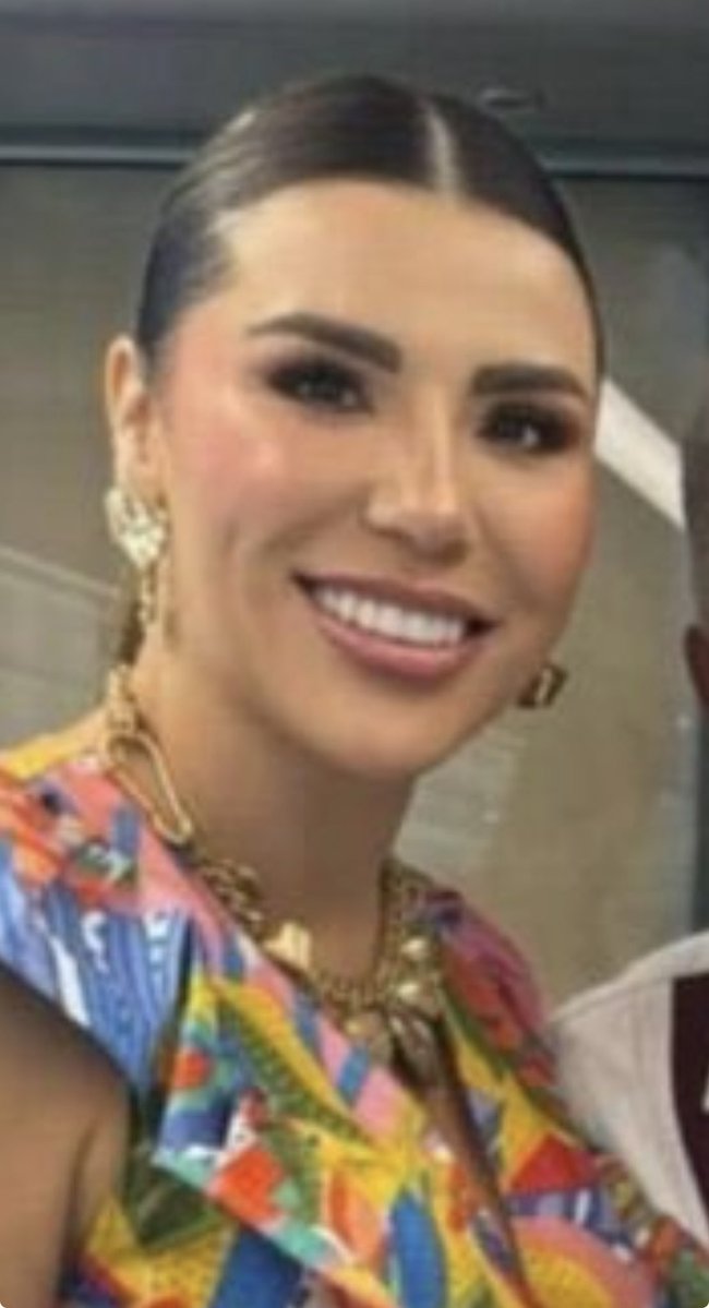 analucia_medina's tweet image. “Me casé con un narco huachicolero y no lo sabía… ah! Y me ayudó a ganar la gubernatura, je” 

*mujer, casos de la narco política real