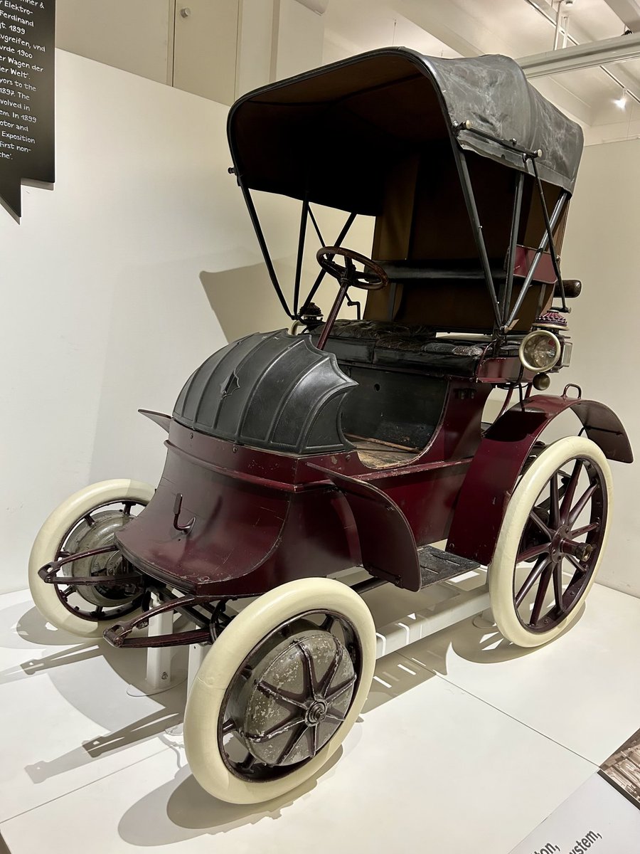 DTDebraThompson's tweet photo. ⚡️Early 1900s electric car ⚡️Technical Museum Vienna ⚡️ https://t.co/nSXPBwGtSk