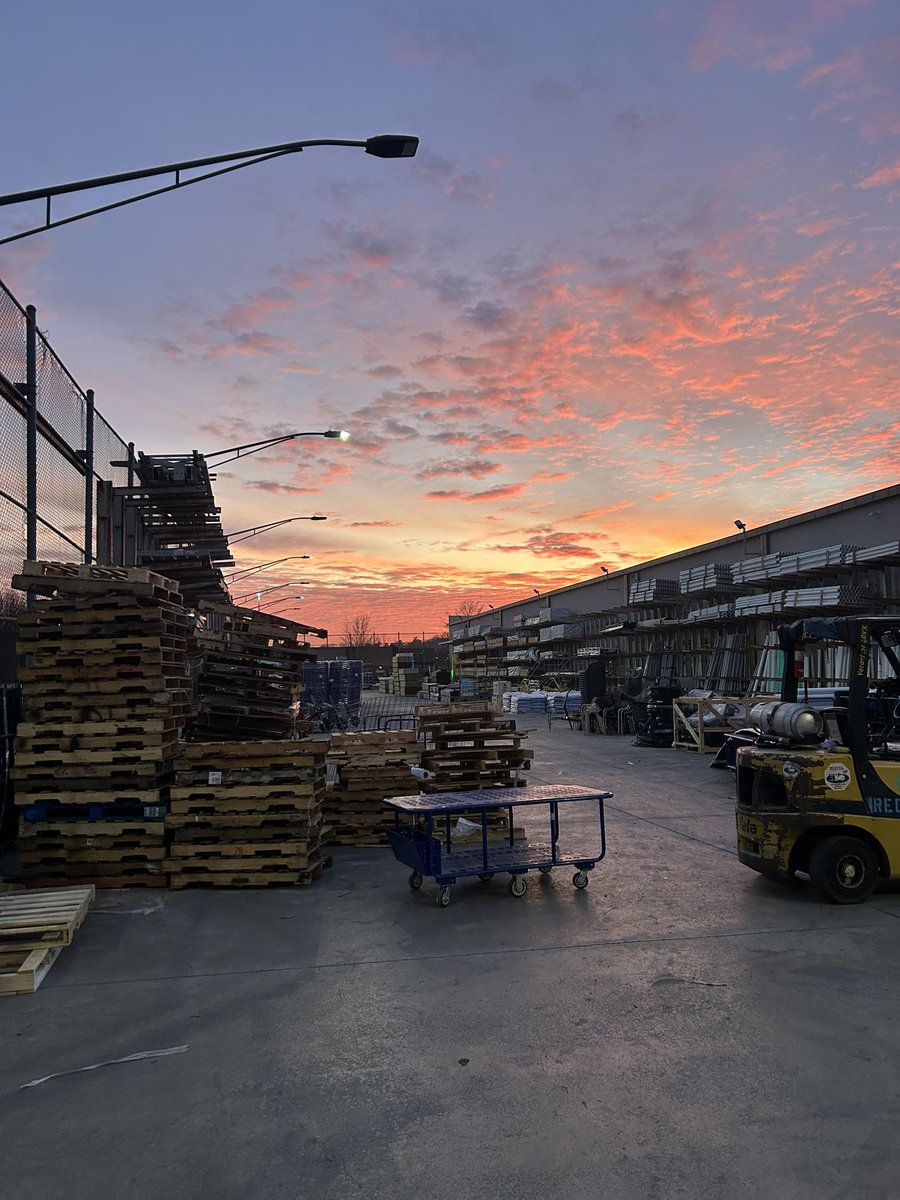 Pretty sunrise at work the other day. Things are gonna be alright :D