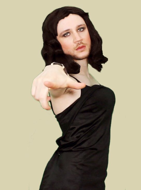 nadie:

absolutamente nadie:

de verdad que ni un alma:

Victoria Beckham: