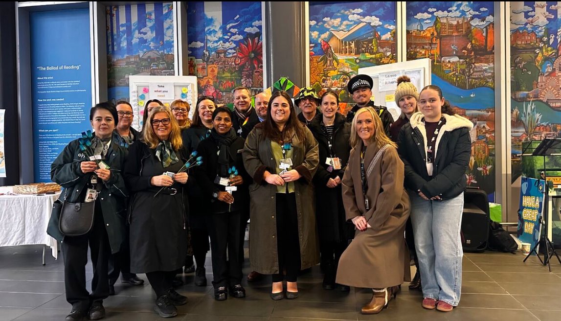 NetworkRailMAN's tweet image. Brew Monday week💙

Earlier this week we teamed up with @samaritans to share a brew, a chat, and a moment of support at the station 

Sometimes a cuppa can open the doors to a much needed conversation

#BeKindAlways #BrewMonday